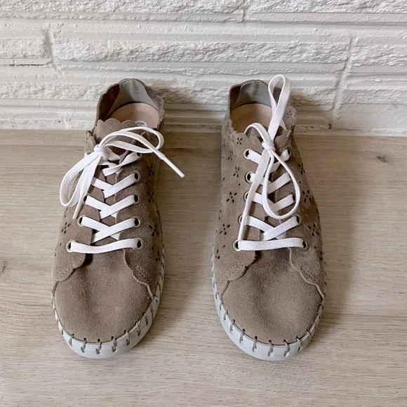 Anthropologie Christina Perforated Sneakers taupe size 7 - Picture 2 of 7